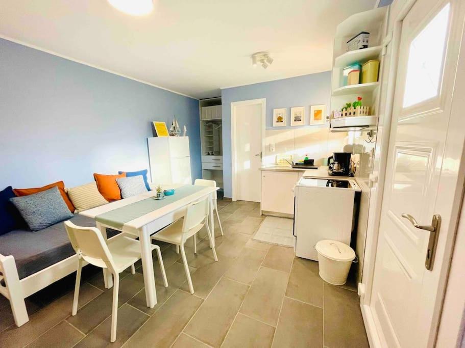 Cozy, Newly Renovated Apartment In Gavrio. Exterior foto